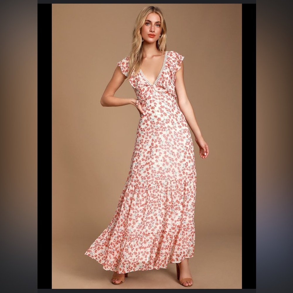 LIKE NEW: Lulus floral maxi dress size small